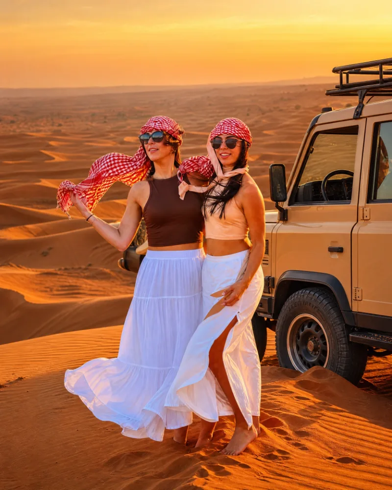 4x4 photo stop on the dunes during a Dubai desert safari